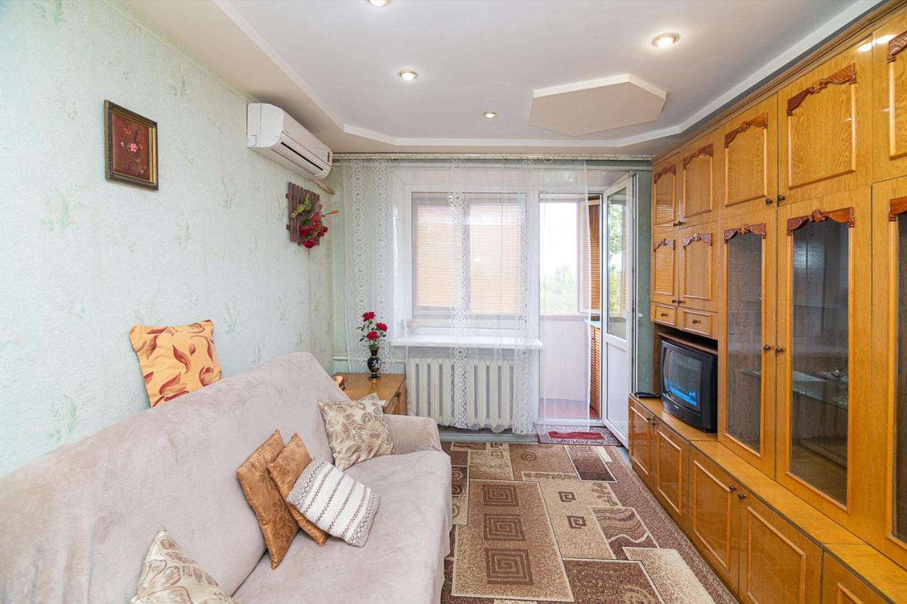 Comfortable Apartments On Hrushevskogo Street Near 16 City Hospital Dnjepropetovsk Buitenkant foto